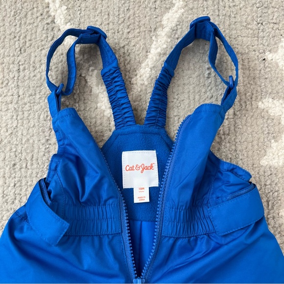 Cat & Jack Baby/Toddler Snow Bib - 18mo. - Picture 2 of 4